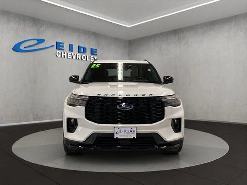 Used 2025 Ford Explorer ST-Line w/ Premium Package AWD/4WD image 9