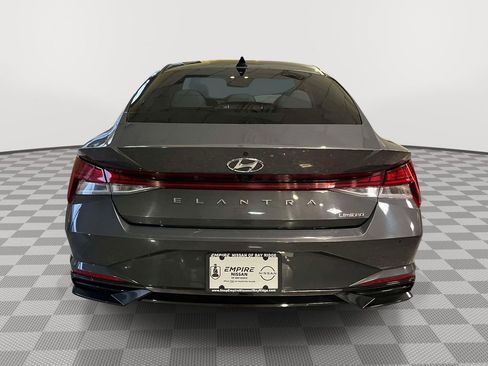 Used 2023 Hyundai Elantra Limited image 4