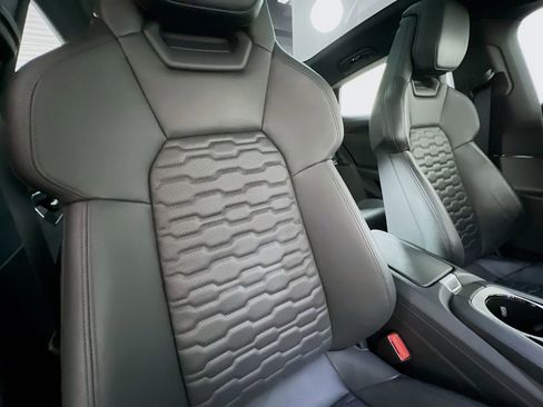 Used 2022 Audi e-tron GT Premium Plus w/ Performance Package image 28