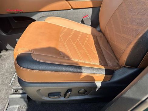 Certified 2025 Nissan Pathfinder Platinum w/ Cargo Package FWD image 16