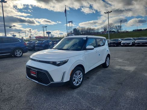 New 2025 Kia Soul LX image 3