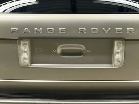 Used 2011 Land Rover Range Rover HSE LUX image 11