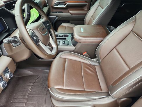 Used 2024 GMC Sierra 2500 Denali w/ Denali Reserve Package AWD/4WD image 11