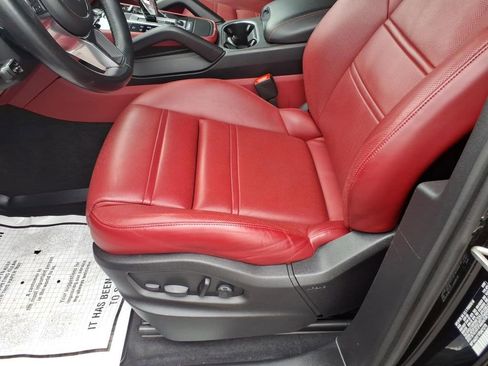 Used 2023 Porsche Cayenne AWD/4WD image 15