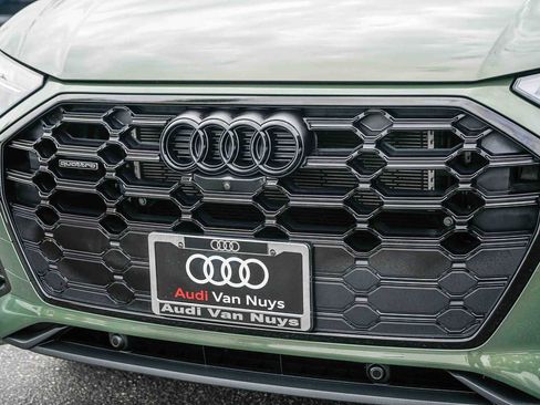 Used 2023 Audi Q5 e Premium Plus w/ Premium Plus Package image 8