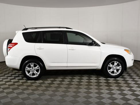 Used 2011 Toyota RAV4 2WD w/ Upgrade Value Pkg image 5