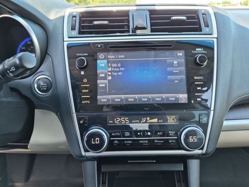 Used 2018 Subaru Outback 2.5i Limited AWD/4WD image 22