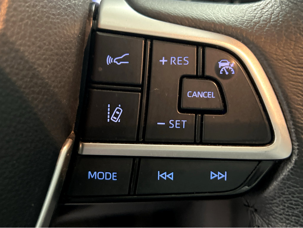 Used 2022 Toyota Sienna XLE AWD/4WD image 13