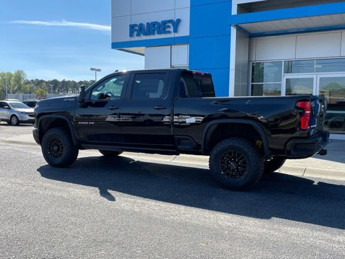 New 2026 Chevrolet Silverado 2500 ZR2 image 3