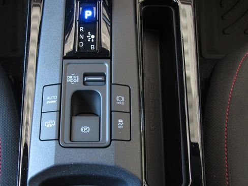 Used 2026 Toyota Prius Plug-In Hybrid FWD image 28