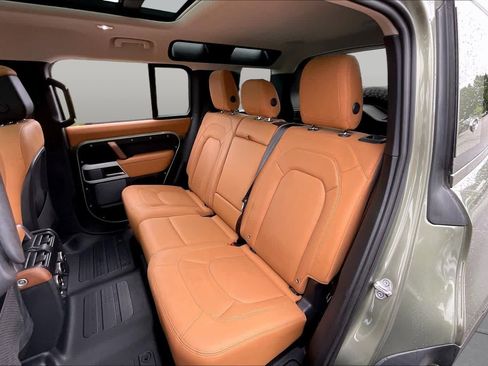 Used 2023 Land Rover Defender 110 SE AWD/4WD image 20