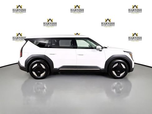 New 2026 Kia EV9 Wind image 8