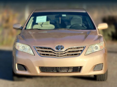 Used 2010 Toyota Camry image 5