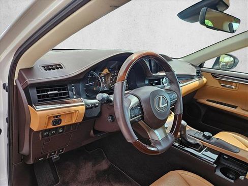 Used 2017 Lexus ES 350 w/ Premium Package FWD image 8
