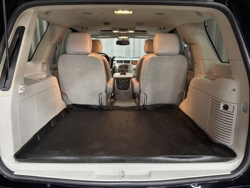 Used 2011 GMC Yukon SLT w/ SLT-2 Equipment Package image 31