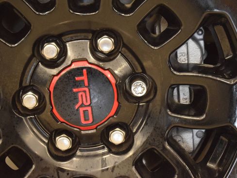 Used 2017 Toyota Tacoma TRD Pro AWD/4WD image 34