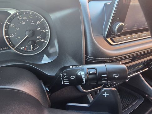 Used 2024 Nissan Rogue SV AWD/4WD image 21
