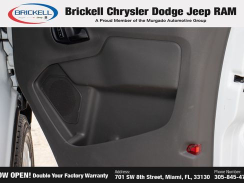 Used 2023 Ford E-Transit Medium Roof image 12