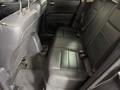 Used 2021 Jeep Wrangler Unlimited Sahara image 34