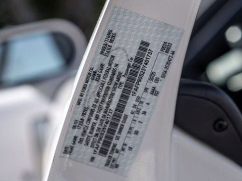 Used 2005 Ford GT image 80