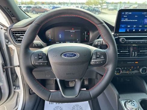 Used 2025 Ford Escape ST-Line w/ Cold Weather Package AWD/4WD image 15
