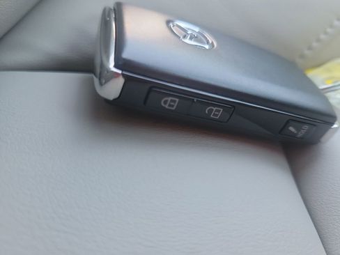 Used 2023 MAZDA MAZDA3 s image 37