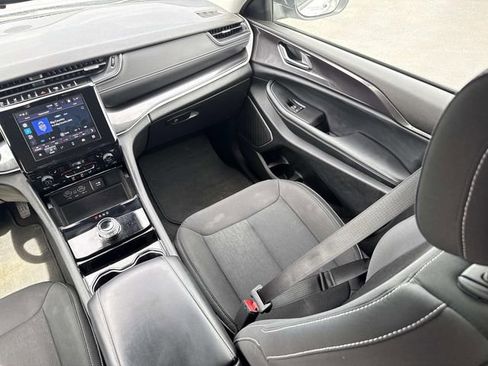 Used 2022 Jeep Grand Cherokee L Laredo w/ Luxury Tech Group I AWD/4WD image 30