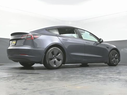 Used 2023 Tesla Model 3 Standard Range image 45