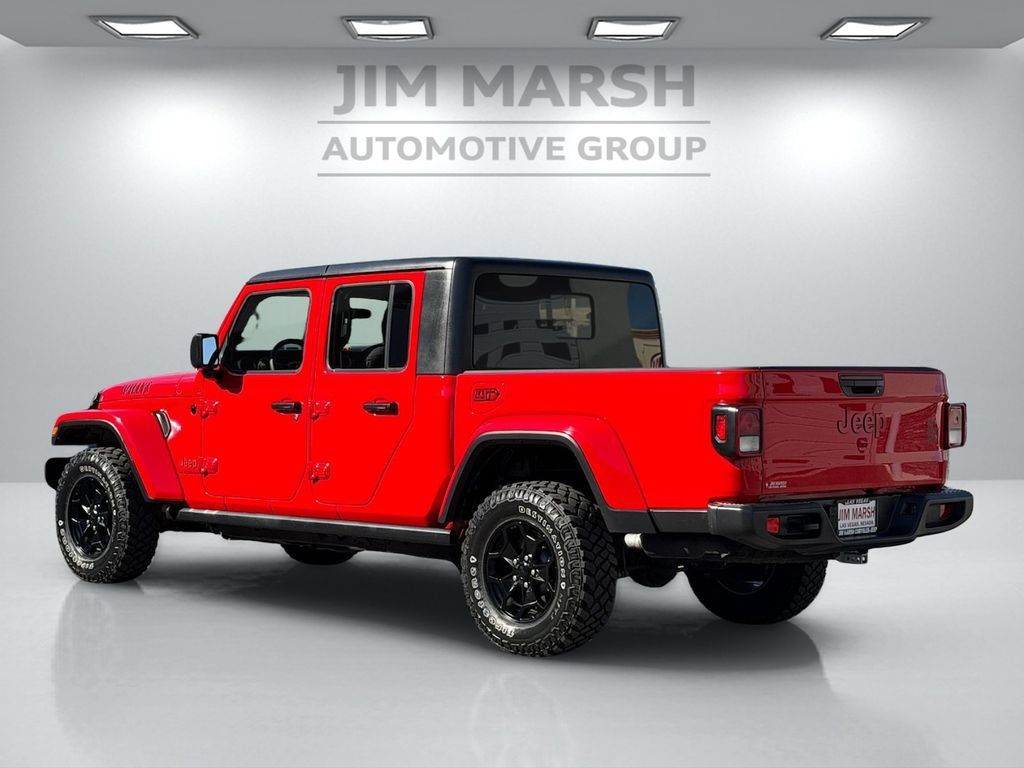 Certified 2021 Jeep Gladiator Overland AWD/4WD image 4