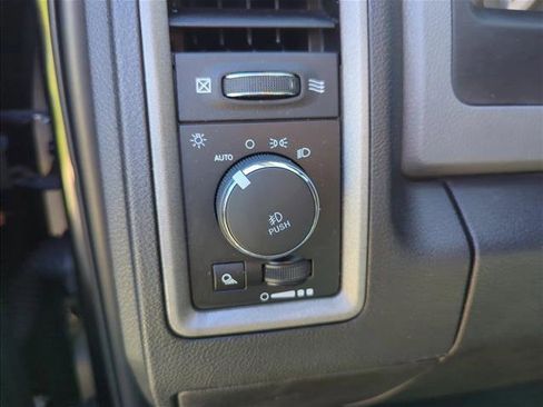 Used 2018 RAM 1500 Express w/ Express Value Package image 26