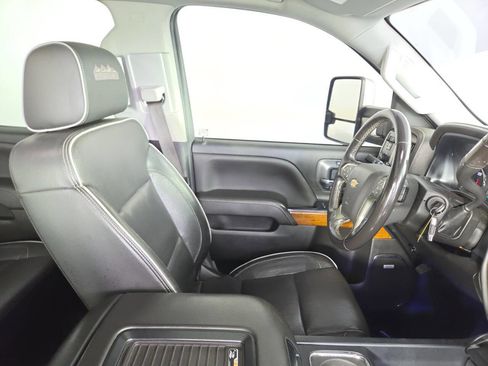 Used 2018 Chevrolet Silverado 2500 High Country AWD/4WD image 40