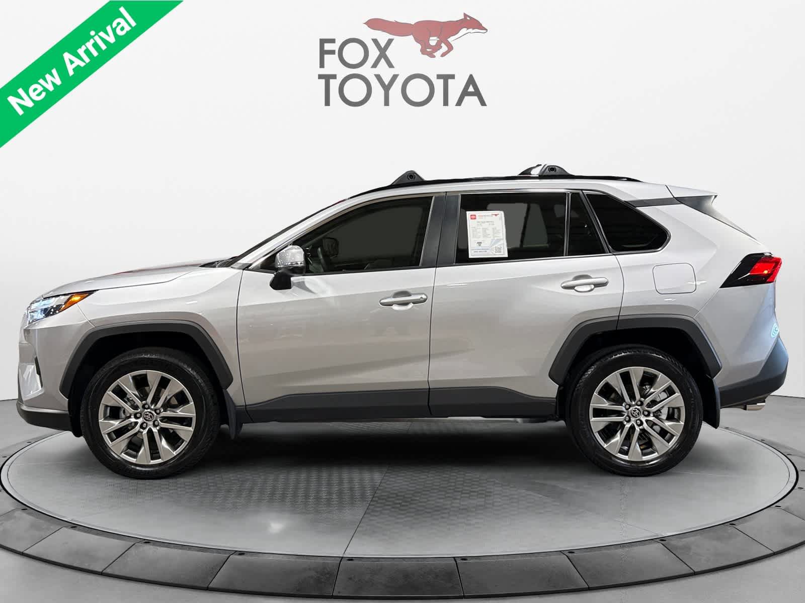 Used 2023 Toyota RAV4 XLE Premium FWD image 3