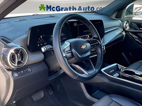 Used 2025 Chevrolet Equinox LT w/ Convenience Package II image 18