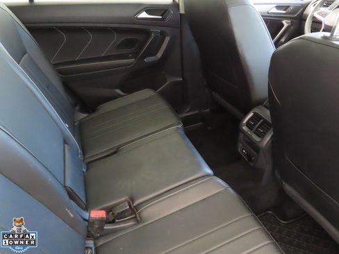 Certified 2023 Volkswagen Tiguan SE w/ Panoramic Sunroof Package FWD image 25