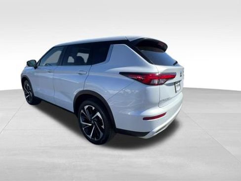 Used 2024 Mitsubishi Outlander SE AWD/4WD image 4