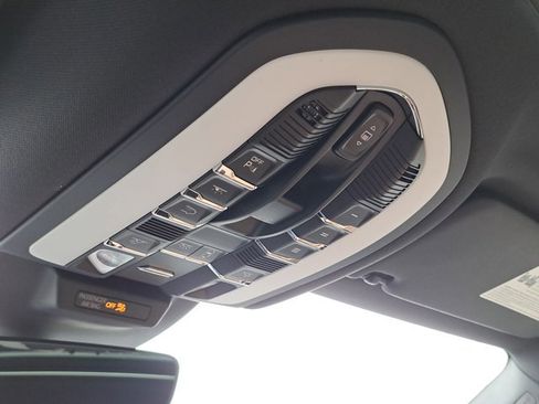 New 2026 Porsche Macan image 37