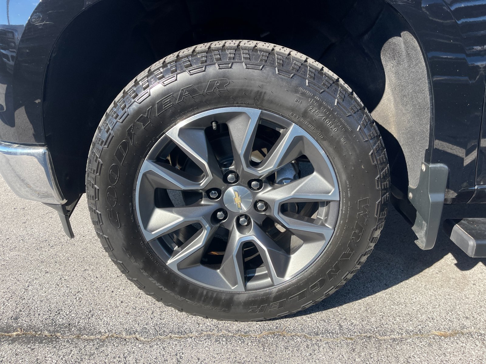 Used 2023 Chevrolet Silverado 1500 LT AWD/4WD image 33
