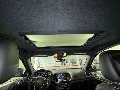 Used 2021 Jeep Grand Cherokee Laredo X image 24