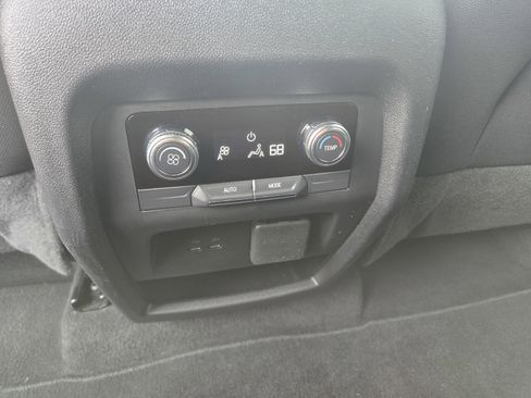 Used 2025 GMC Acadia Elevation image 28