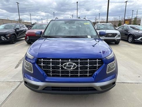 New 2026 Hyundai Venue SEL FWD image 2