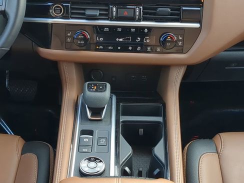 Certified 2024 Nissan Pathfinder Platinum w/ Cargo Package image 18