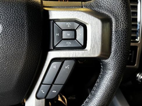 Used 2015 Ford F150 Platinum w/ Equipment Group 701A Luxury RWD image 17