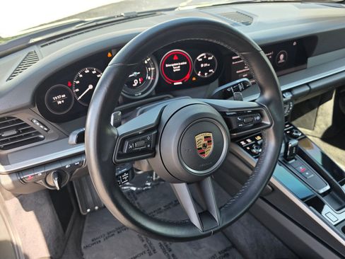 Used 2022 Porsche 911 Carrera 4 image 9