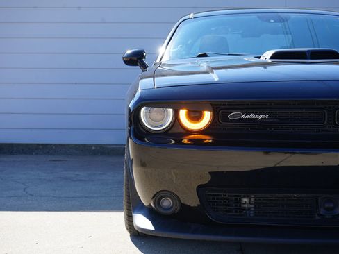 Used 2016 Dodge Challenger R/T Scat Pack image 8