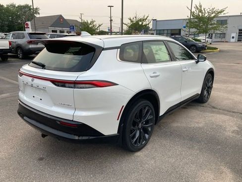 New 2025 Toyota Crown Signia image 10