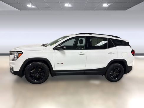 Certified 2023 GMC Terrain AT4 AWD/4WD image 2