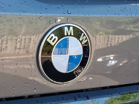 Used 2024 BMW X7 xDrive40i w/ M Sport Package AWD/4WD image 30