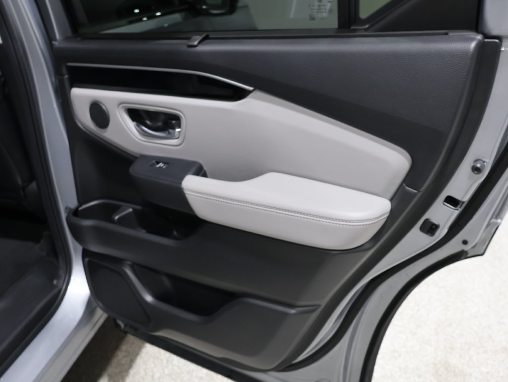 Used 2024 Honda Pilot Touring image 23