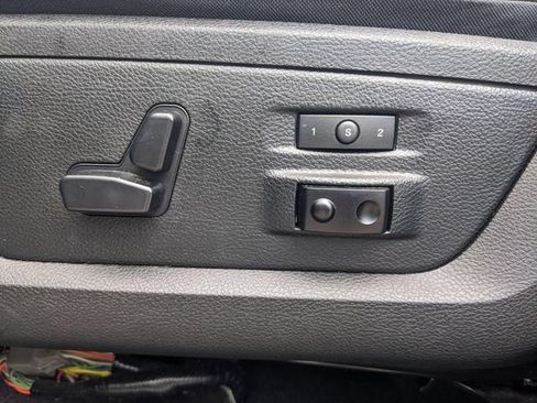 Used 2017 RAM 1500 Laramie w/ Convenience Group AWD/4WD image 13