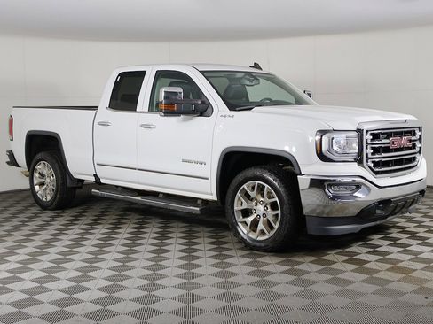 Used 2018 GMC Sierra 1500 SLT w/ SLT Premium Package image 2
